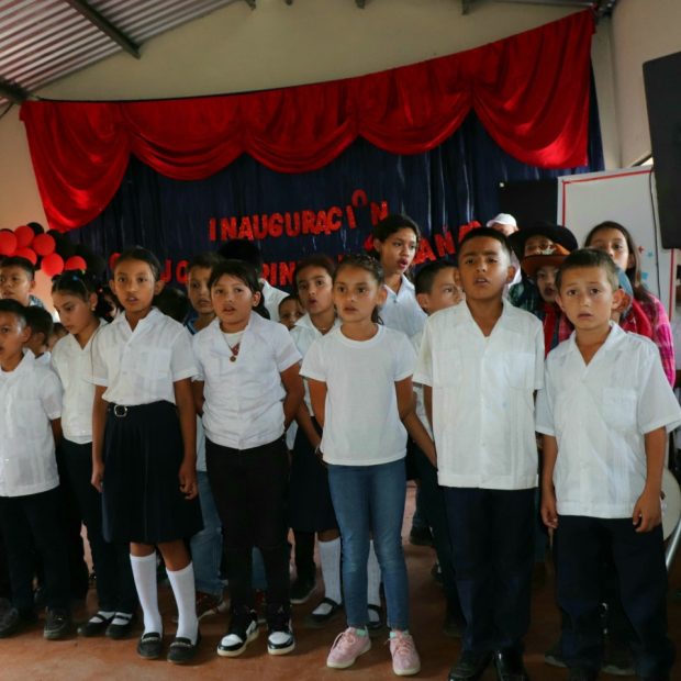 A TRAVÉS DEL FHIS SE REINAUGURA ESCUELA JOSÉ TRINIDAD CABAÑAS EN